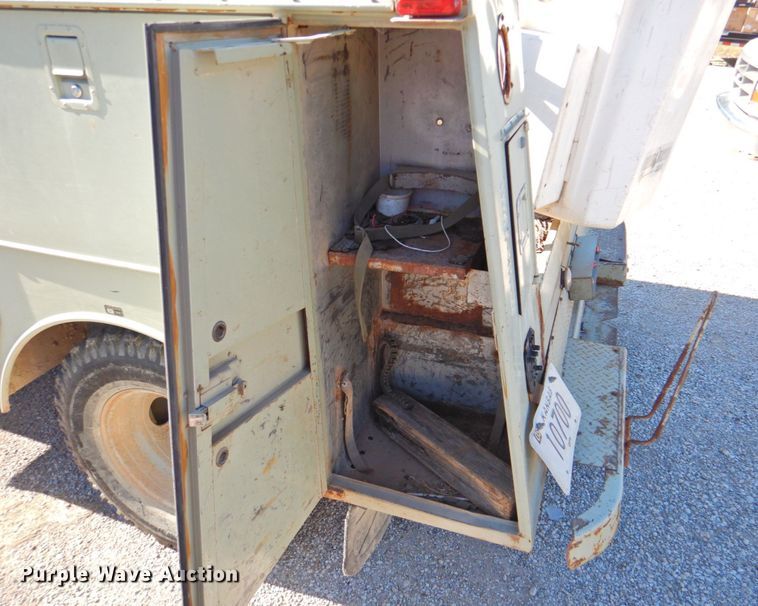 image for item DP4674 1979 Dodge D40  bucket truck