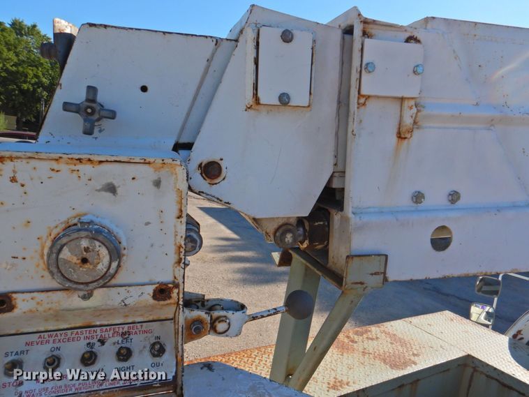 image for item DP4674 1979 Dodge D40  bucket truck