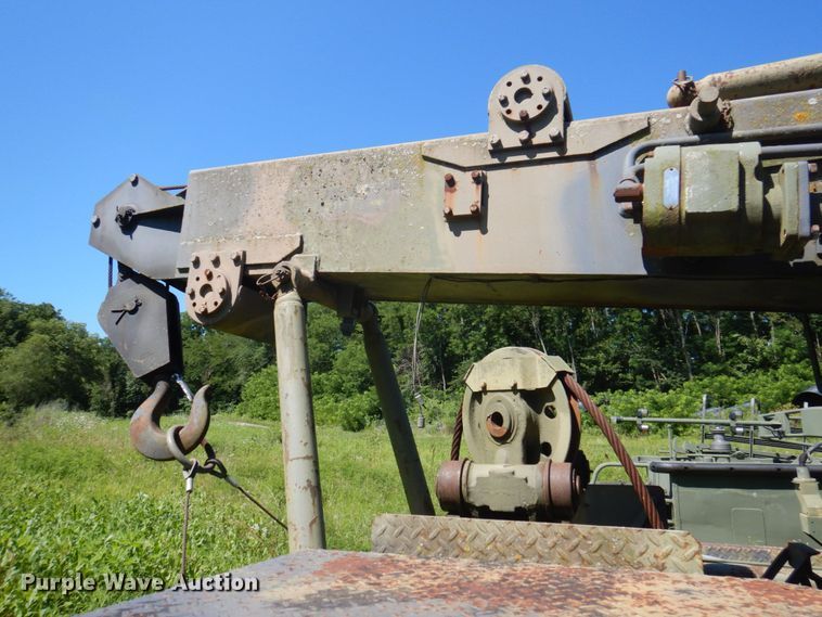 image for item DP5621 1984 Am General M936  tow truck