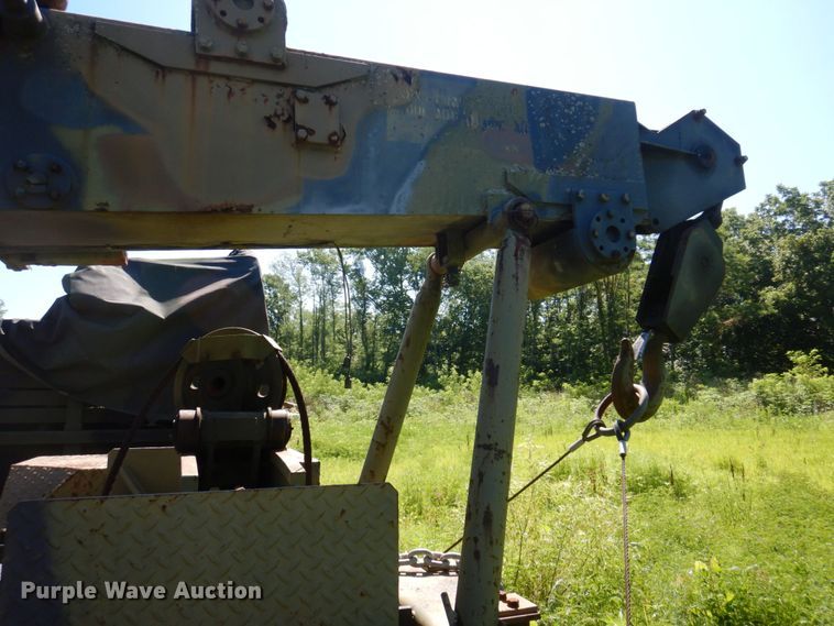 image for item DP5621 1984 Am General M936  tow truck