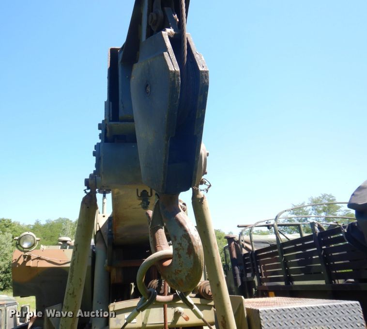 image for item DP5621 1984 Am General M936  tow truck