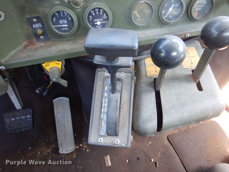 image for item DP5621 1984 Am General M936  tow truck