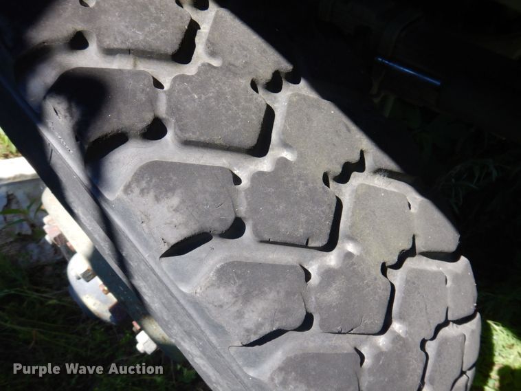 image for item DP5621 1984 Am General M936  tow truck