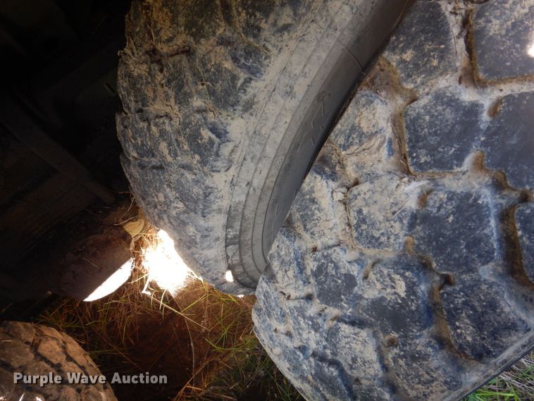 image for item DP5621 1984 Am General M936  tow truck