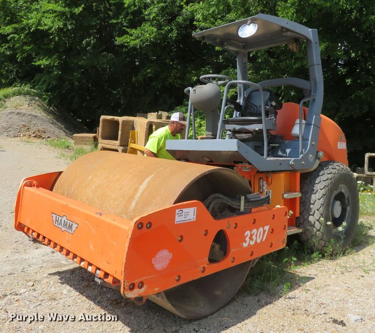 image for item DR0092 2006 Hamm 3307  single drum vibratory roller