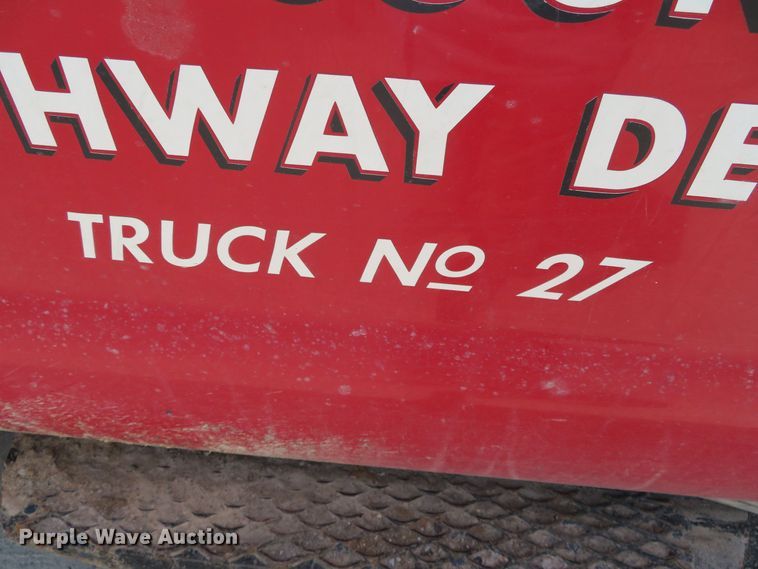 image for item DR0093 2000 Ford F550 Super Duty XL  bucket truck