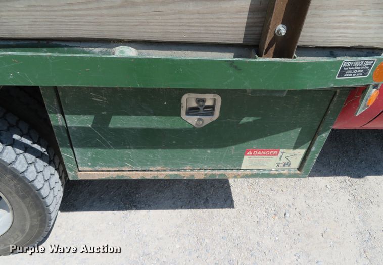 image for item DR0093 2000 Ford F550 Super Duty XL  bucket truck