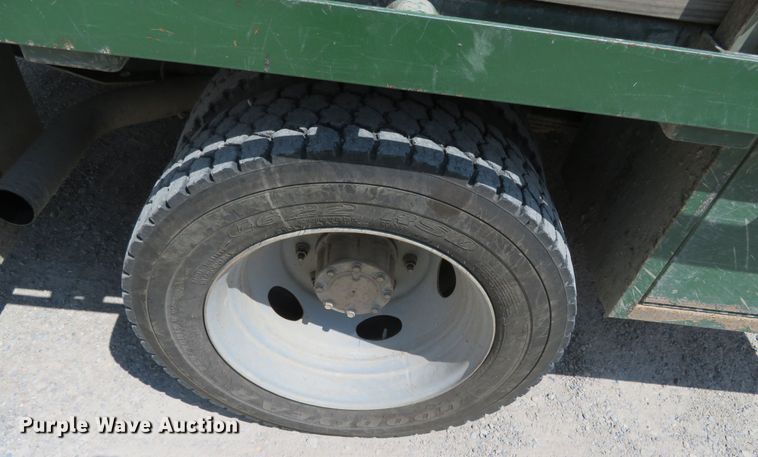 image for item DR0093 2000 Ford F550 Super Duty XL  bucket truck