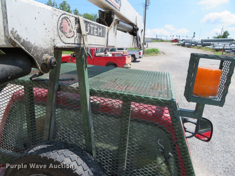 image for item DR0093 2000 Ford F550 Super Duty XL  bucket truck