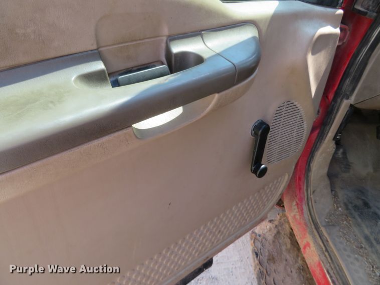 image for item DR0093 2000 Ford F550 Super Duty XL  bucket truck