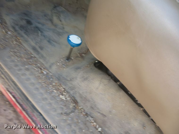 image for item DR0093 2000 Ford F550 Super Duty XL  bucket truck