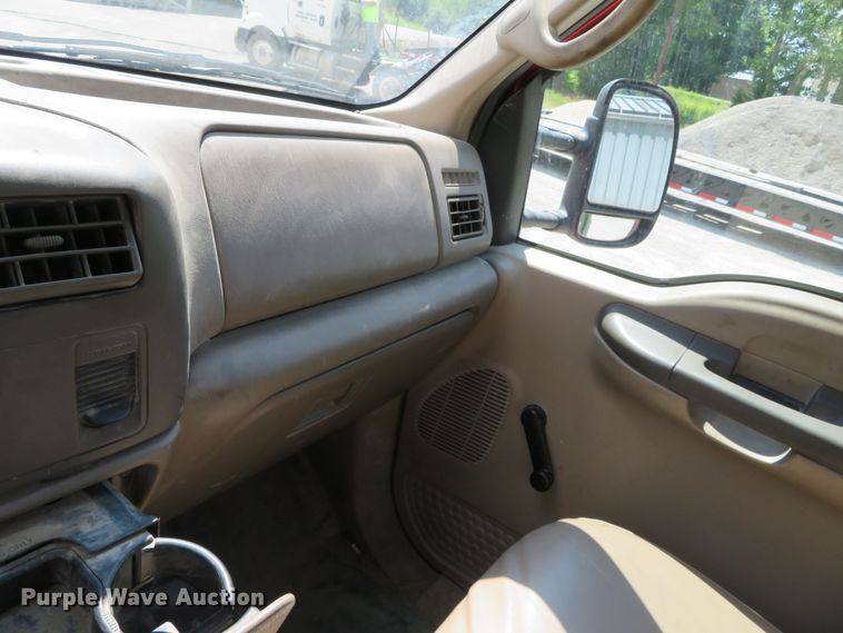 image for item DR0093 2000 Ford F550 Super Duty XL  bucket truck