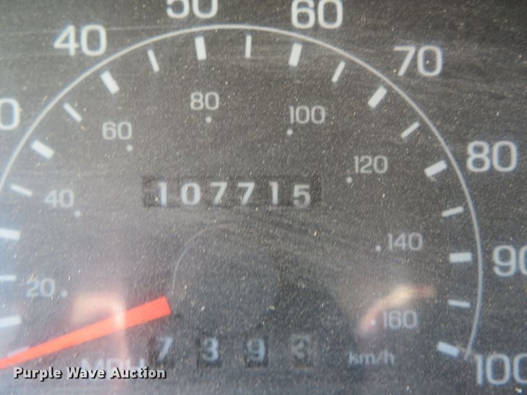 image for item DR0093 2000 Ford F550 Super Duty XL  bucket truck