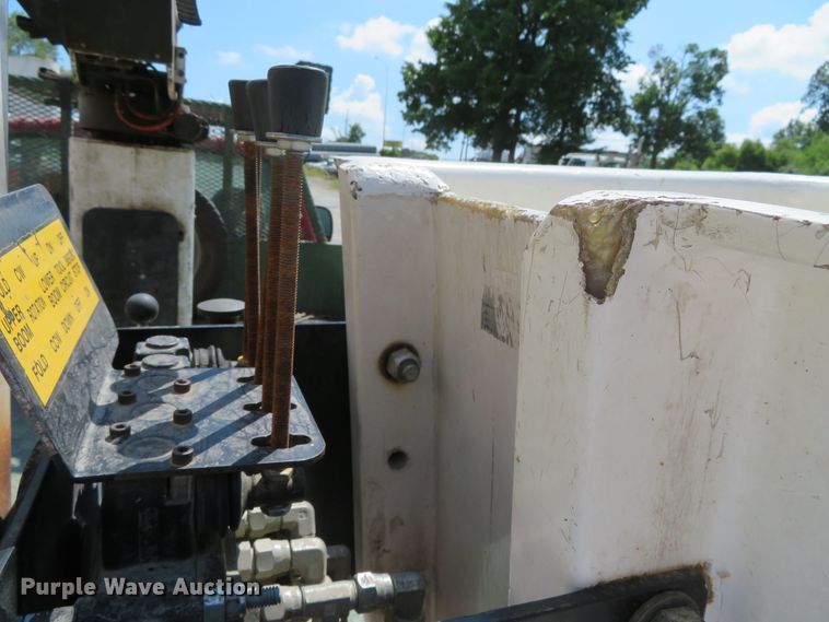 image for item DR0093 2000 Ford F550 Super Duty XL  bucket truck