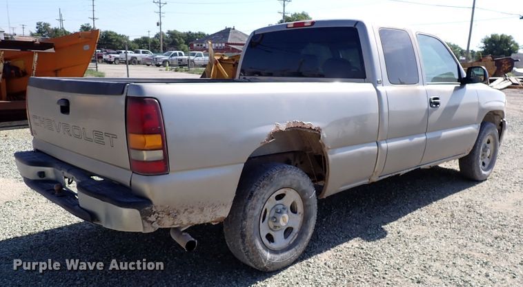 image for item DR0924 2002 Chevrolet Silverado 1500  Ext. Cab pickup truck