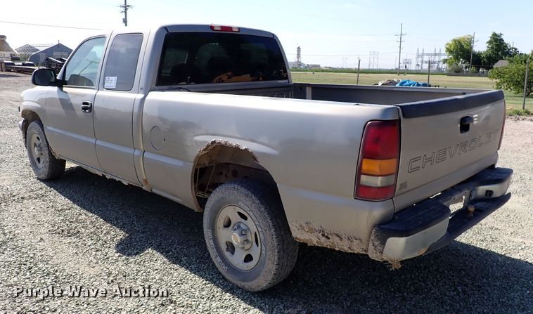 image for item DR0924 2002 Chevrolet Silverado 1500  Ext. Cab pickup truck
