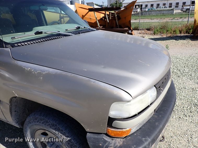 image for item DR0924 2002 Chevrolet Silverado 1500  Ext. Cab pickup truck