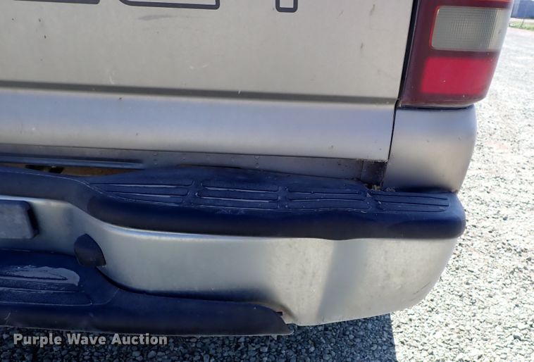 image for item DR0924 2002 Chevrolet Silverado 1500  Ext. Cab pickup truck