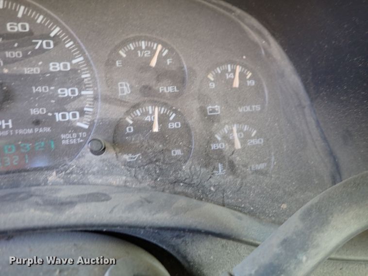 image for item DR0924 2002 Chevrolet Silverado 1500  Ext. Cab pickup truck