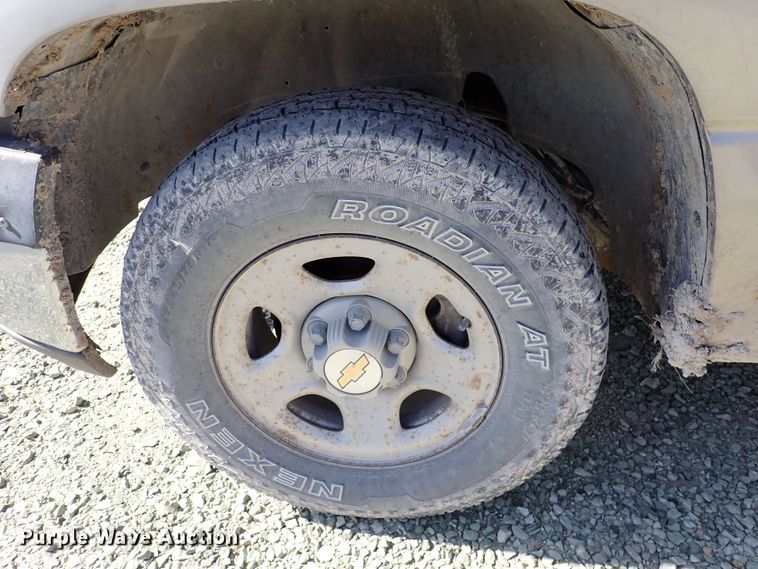 image for item DR0924 2002 Chevrolet Silverado 1500  Ext. Cab pickup truck