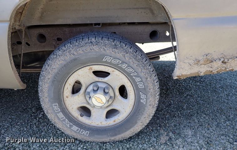 image for item DR0924 2002 Chevrolet Silverado 1500  Ext. Cab pickup truck