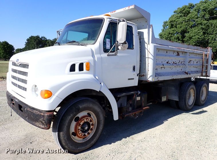 image for item DR0926 2001 Sterling L7500  dump truck