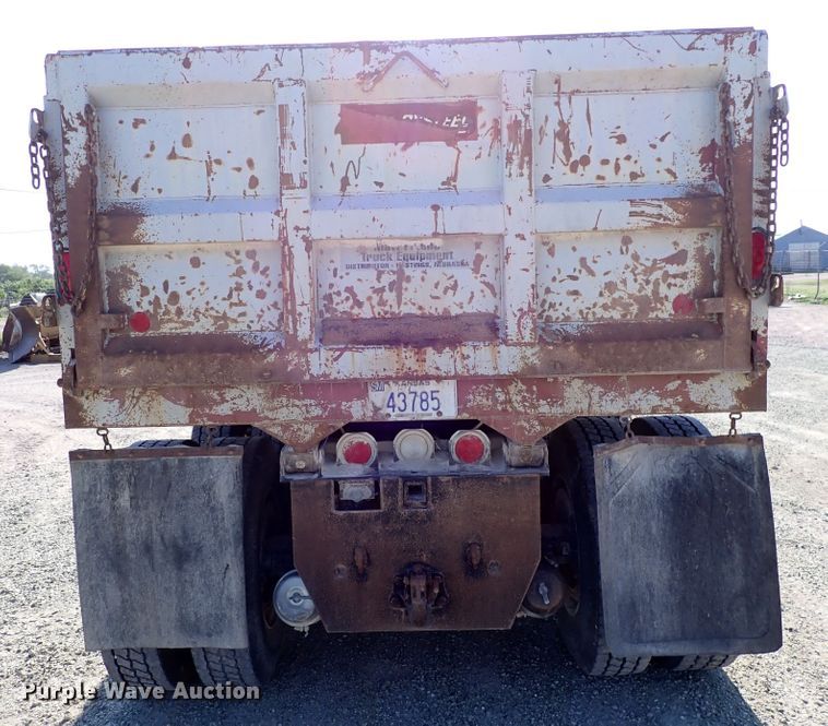 image for item DR0926 2001 Sterling L7500  dump truck