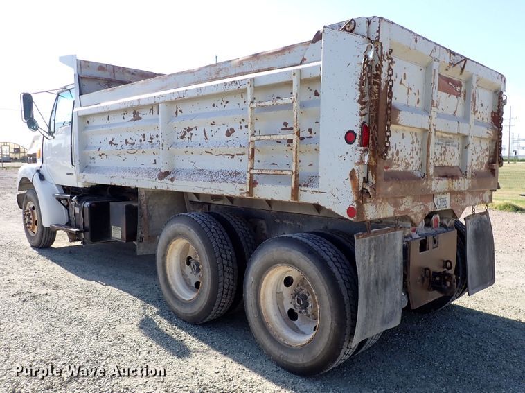 image for item DR0926 2001 Sterling L7500  dump truck