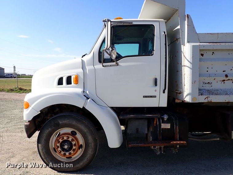 image for item DR0926 2001 Sterling L7500  dump truck