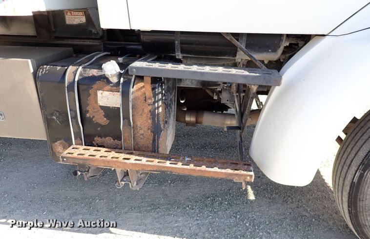 image for item DR0926 2001 Sterling L7500  dump truck