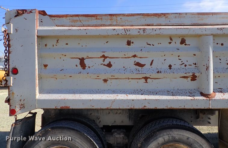 image for item DR0926 2001 Sterling L7500  dump truck