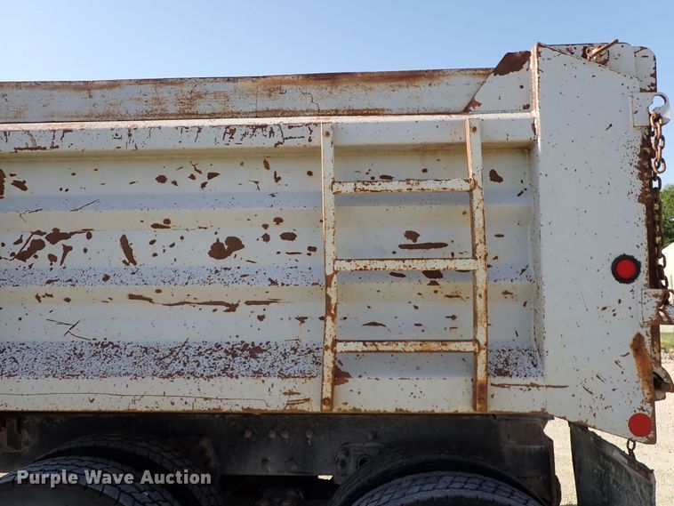 image for item DR0926 2001 Sterling L7500  dump truck