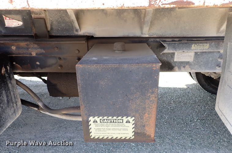 image for item DR0926 2001 Sterling L7500  dump truck