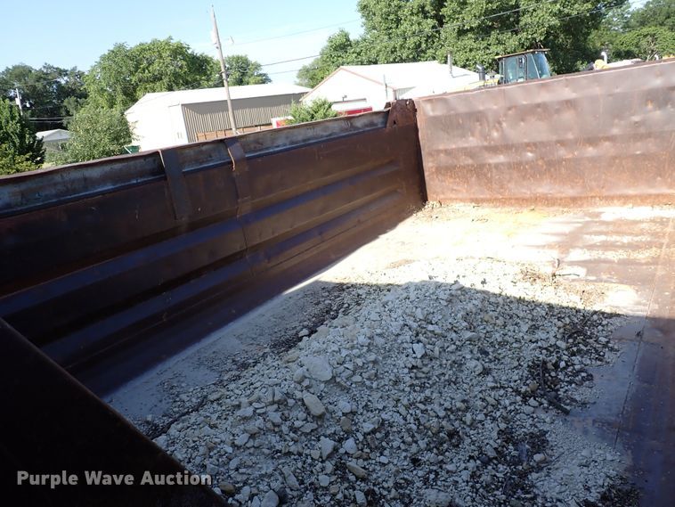 image for item DR0926 2001 Sterling L7500  dump truck