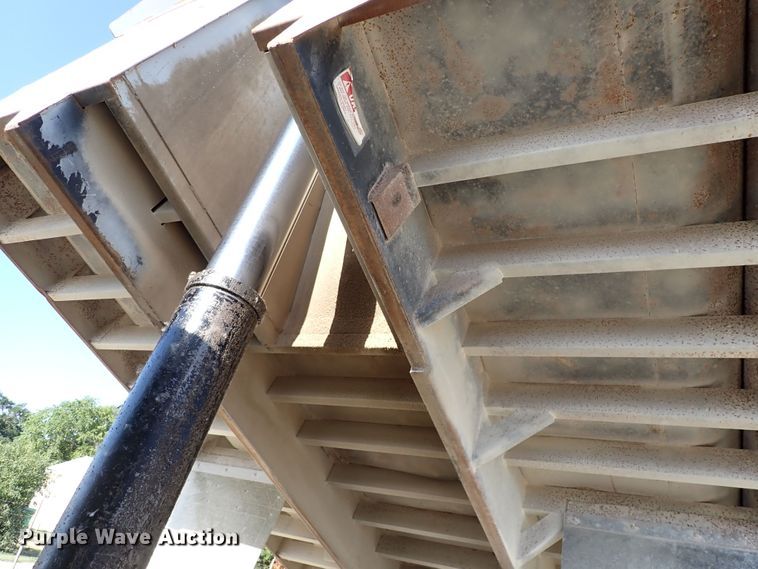 image for item DR0926 2001 Sterling L7500  dump truck