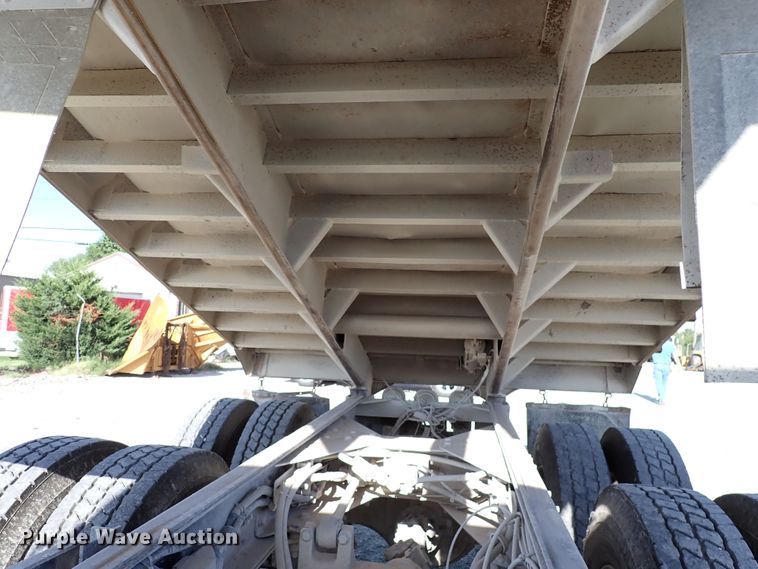 image for item DR0926 2001 Sterling L7500  dump truck