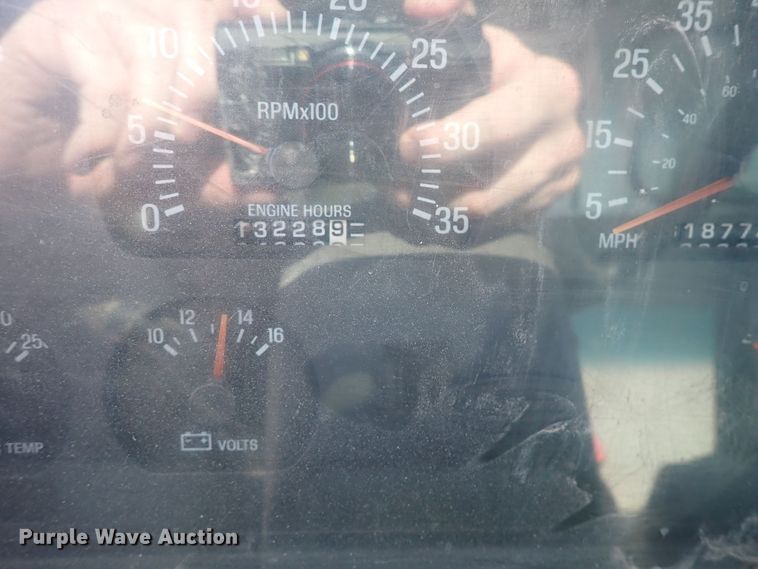 image for item DR0926 2001 Sterling L7500  dump truck