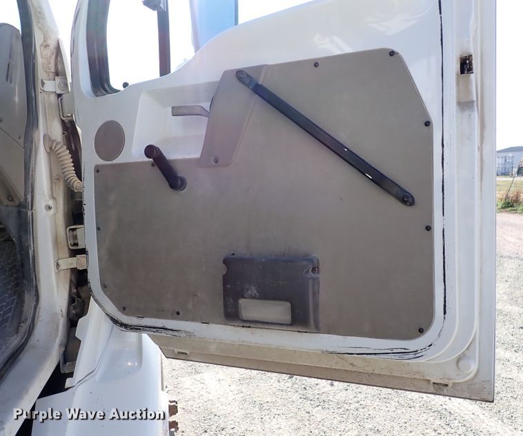 image for item DR0926 2001 Sterling L7500  dump truck