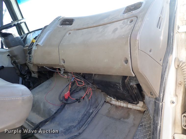 image for item DR0926 2001 Sterling L7500  dump truck