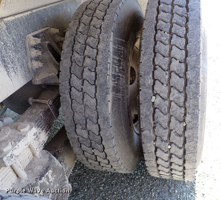 image for item DR0926 2001 Sterling L7500  dump truck