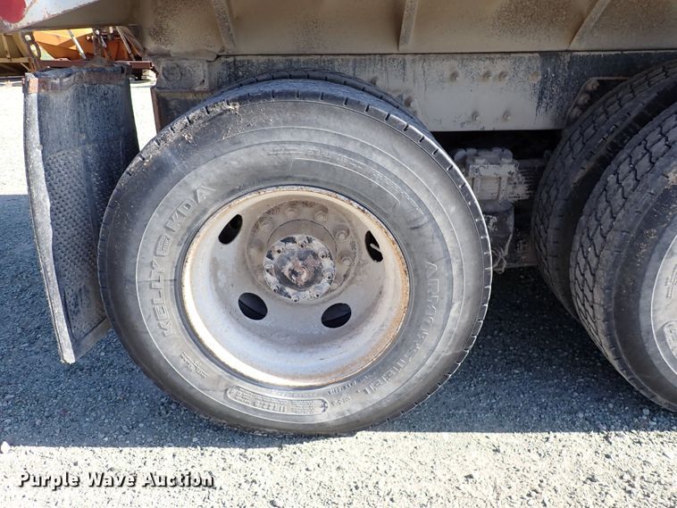 image for item DR0926 2001 Sterling L7500  dump truck