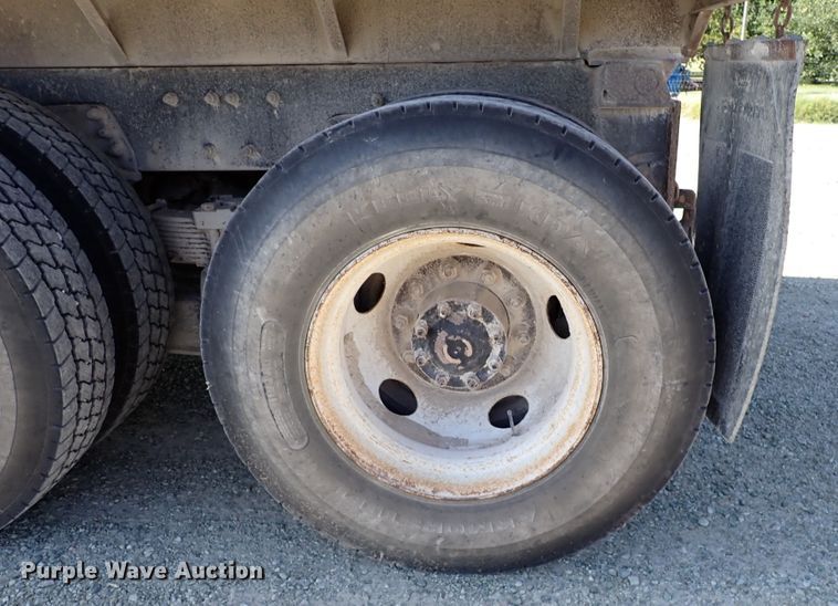 image for item DR0926 2001 Sterling L7500  dump truck