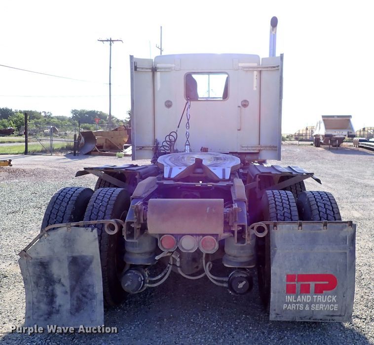 image for item DR0927 2000 Kenworth T800  semi truck