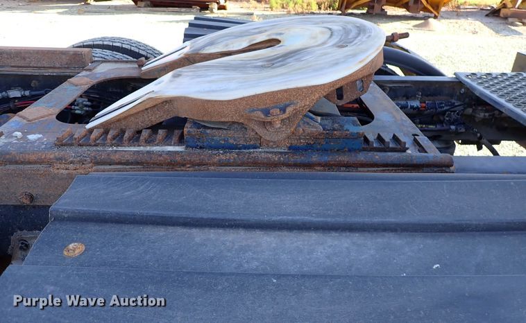 image for item DR0927 2000 Kenworth T800  semi truck