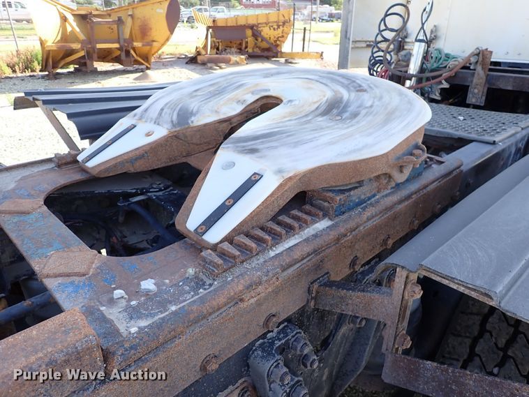 image for item DR0927 2000 Kenworth T800  semi truck