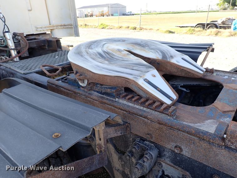 image for item DR0927 2000 Kenworth T800  semi truck