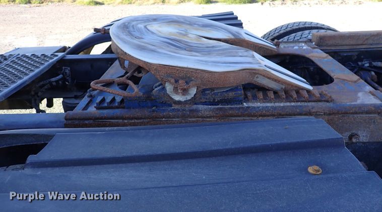 image for item DR0927 2000 Kenworth T800  semi truck