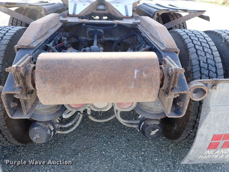 image for item DR0927 2000 Kenworth T800  semi truck