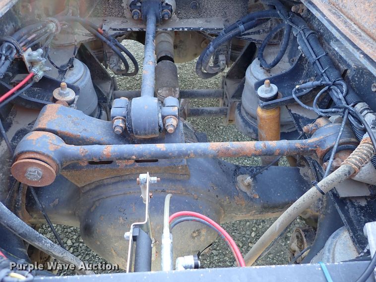 image for item DR0927 2000 Kenworth T800  semi truck