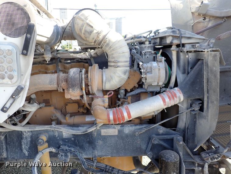 image for item DR0927 2000 Kenworth T800  semi truck